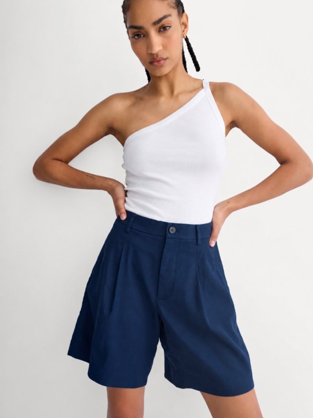 Tailored A-Line Short in Navy